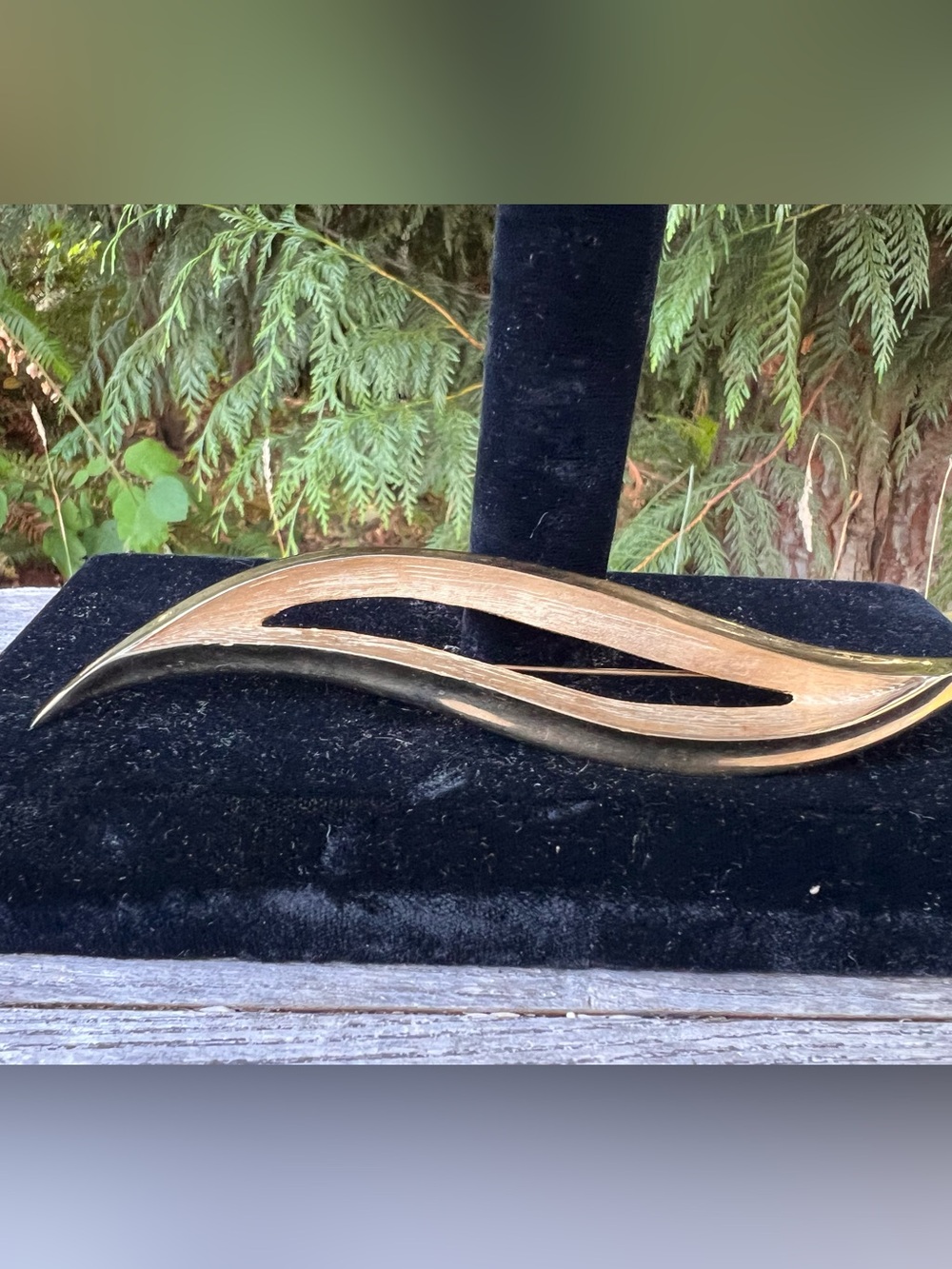 Decorative Brass and Gold Wave Accent - Brooch